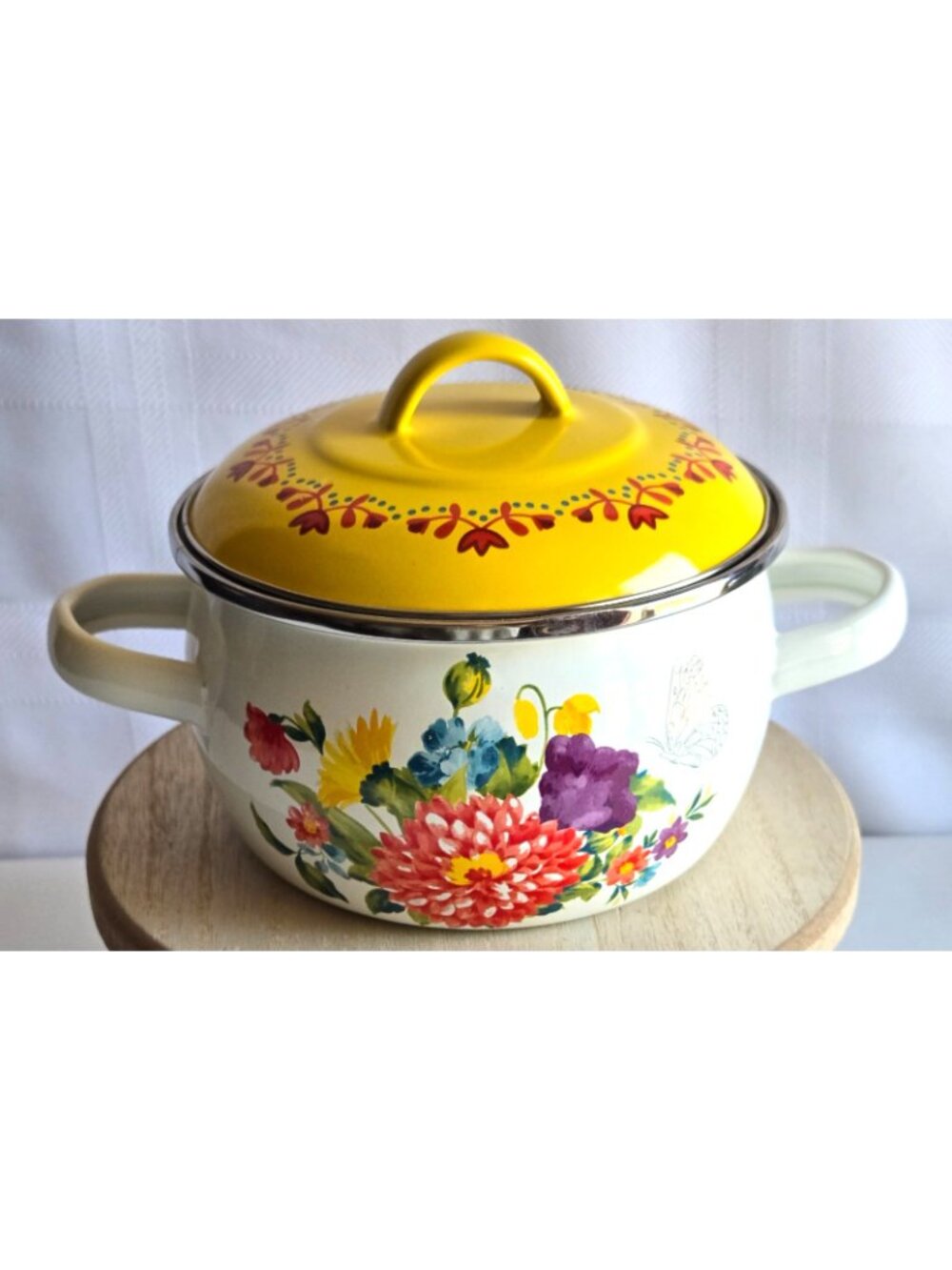 The Pioneer Woman Breezy Blossom Enamel 1 QT Mini Dutch Oven White and Yellow - Picture 3 of 10